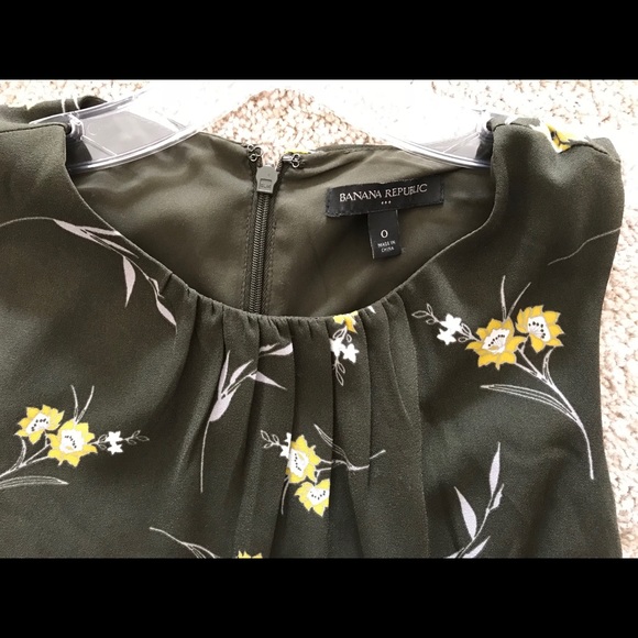 Pair of Banana Republic Dresses - Picture 3 of 3